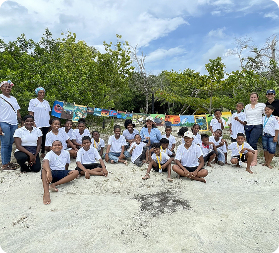 Acciones comunitarias de educación ambiental y protección de manglares, playas y ecosistemas en el territorio de Barú